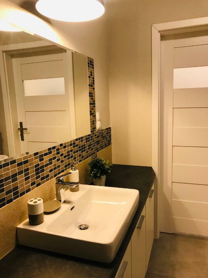 Bird House Apartment In The City Center คราคูฟ ภายนอก รูปภาพ
