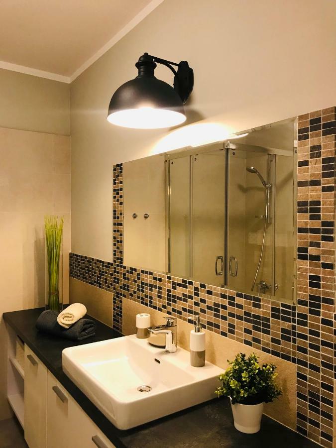 Bird House Apartment In The City Center คราคูฟ ภายนอก รูปภาพ
